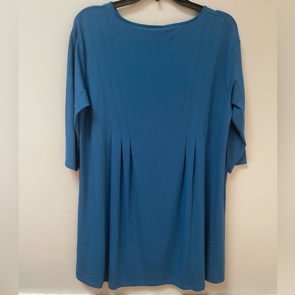 J. Jill | "Wearever" Blue Knit Tunic with Back pleats | M - Picture 4 of 5